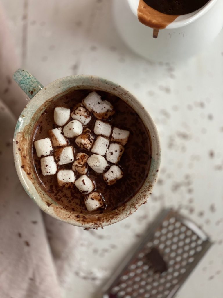 Mocha Hot Chocolate with Marshmellows Pure Maple